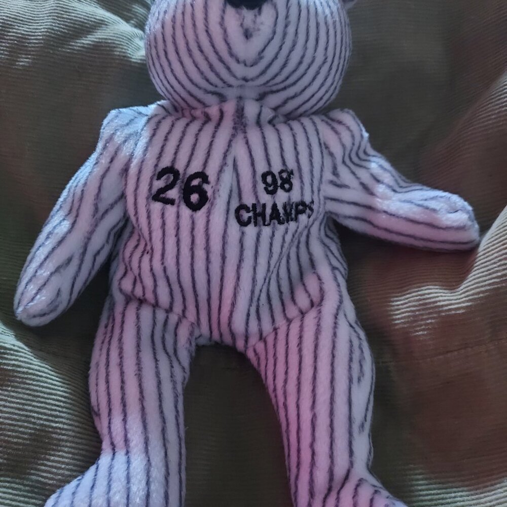 Beanie Baby Bammbino's Hernandez plush toy-collectible